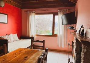 Standard Cabin | 2 bedrooms, hypo-allergenic bedding, down duvets, individually furnished - Cabañas Rayen  (Villa Traful)