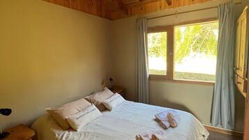 Standard-Ferienhütte | 2 Schlafzimmer, Allergikerbettwaren, Daunenbettdecken