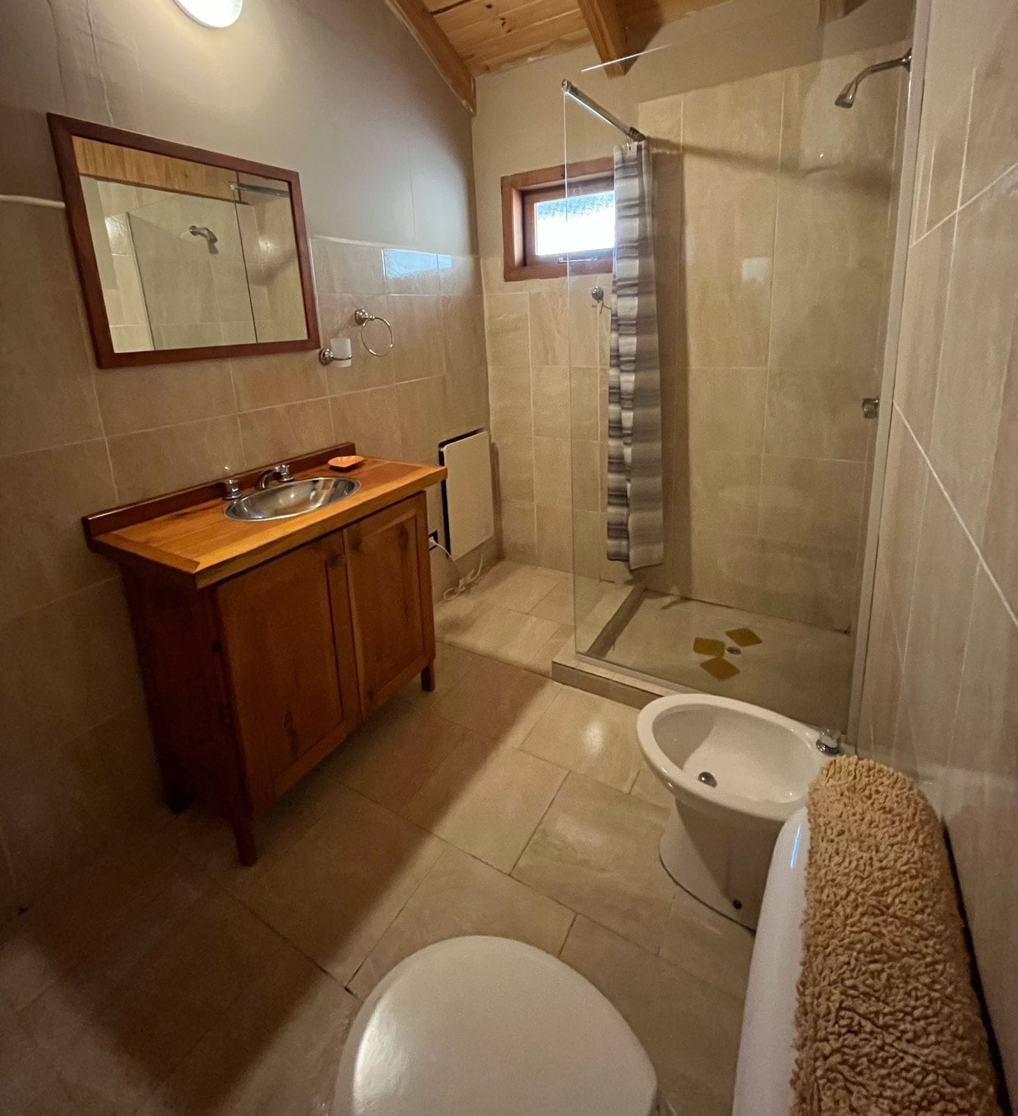 2 habitaciones, ropa de cama hipoalergénica, cubrecamas y wifi gratis 