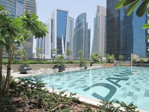2 outdoor pools - Burj Khalifa View with Designer Interior (Dubai)