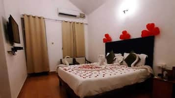 Deluxe Double Room, Pool View | Free WiFi