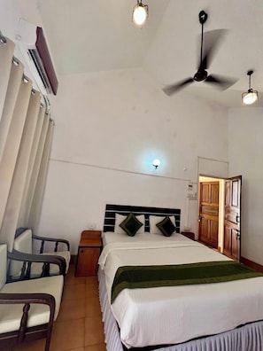 Deluxe Double Room, Pool View | Free WiFi - tio carmino resort (Calangute)