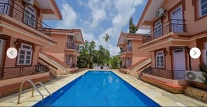 Outdoor pool - tio carmino resort (Calangute)