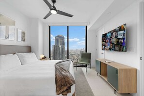 1 habitación, tabla de planchar con plancha, wifi y ropa de cama
