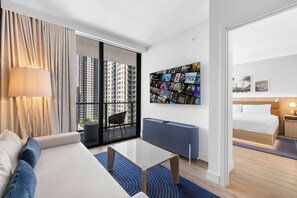 TV - City-View Condo W Pool Access & Free Parking (Miami)