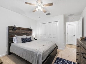 3 bedrooms, iron/ironing board, Internet, bed sheets