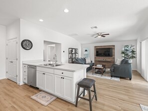 Smart TV - Welcome to Your Tranquil Retreat in the Village of Lake Denham! (The Villages)