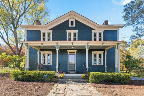 The Tea House + Hot Tub