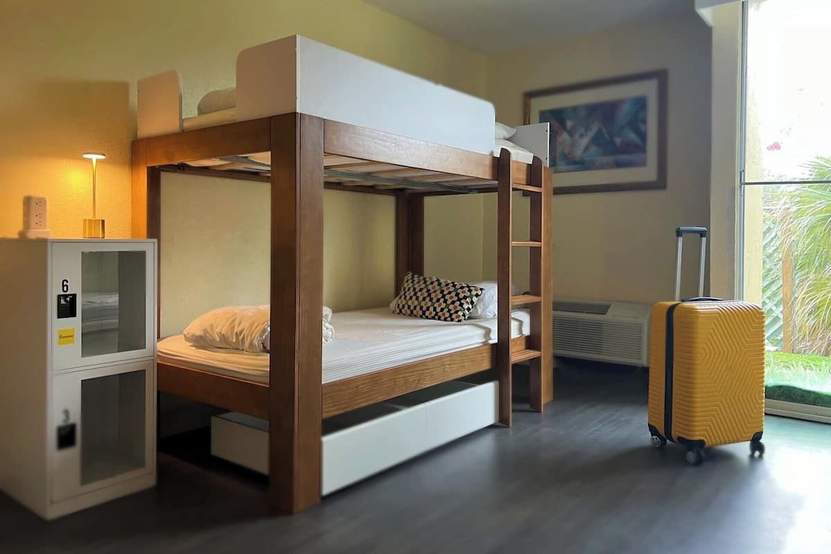 Desk, laptop workspace, iron/ironing board, WiFi (free)
