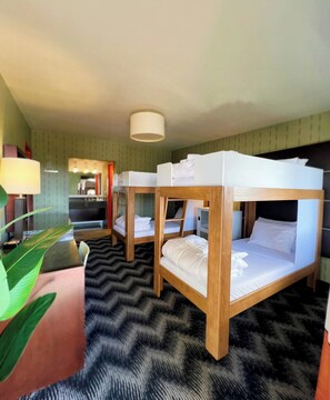 Bureau, espace de travail pour ordinateur portable