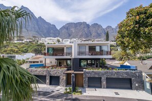 Apartment | 4 bedrooms, Internet - Incredible Camps Bay Escape w Pool Solange Villa (Cape Town)