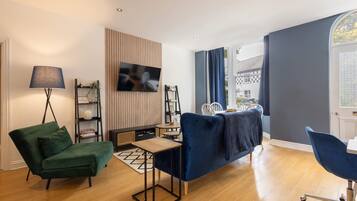 Apartment | 3 bedrooms, desk