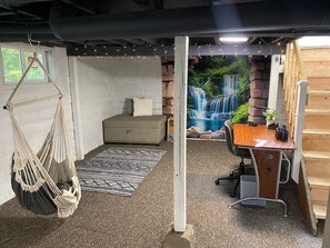 Interior - Family & Pet-Friendly 2BR Retreat Near Downtown (Des Moines)