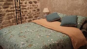 3 soverom, strykejern/-brett, wi-fi og sengetøy