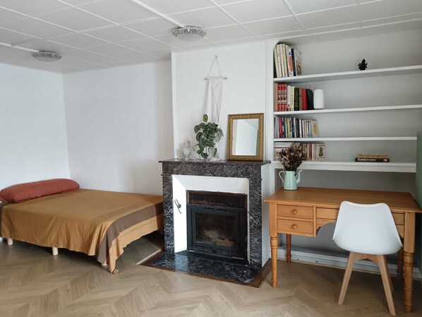 3 makuuhuonetta, silitysrauta/-lauta, Wi-Fi, vuodevaatteet