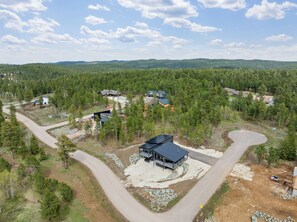 Exterior - Incredible 2-Level Modern Lodge w/ Paved Road, Hot Tub, Open Living,Clubhouse (Lead)
