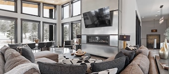 Incredible 2-Level Modern Lodge w/ Paved Road, Hot Tub, Open Living,Clubhouse