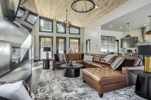 智能电视、壁炉