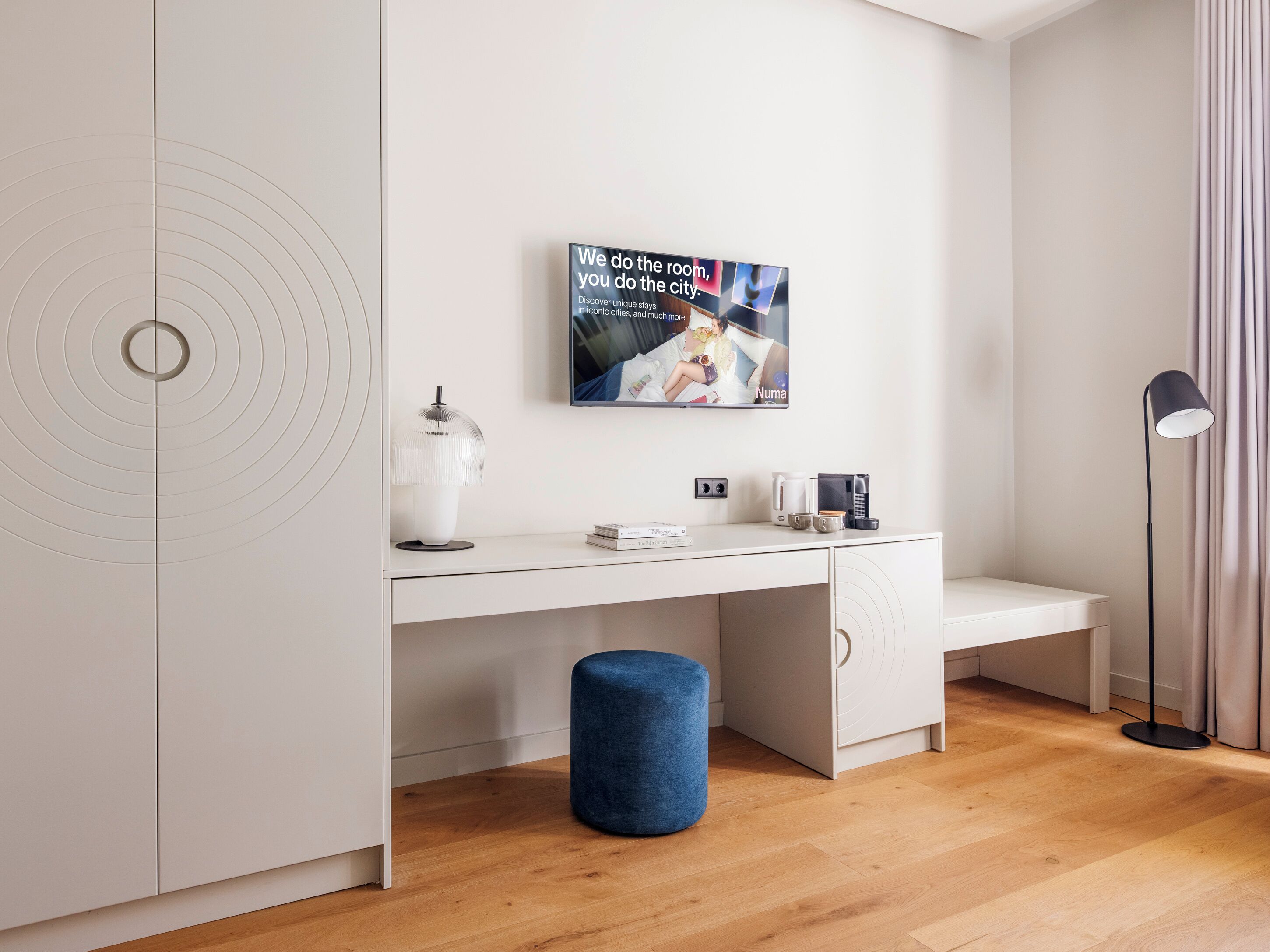 Grand tweepersoonskamer | Luxe beddengoed, bedden met traagschuimmatrassen, een minibar