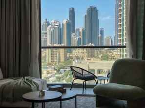 Appartement Luxe, 2 chambres, vue ville, dans la tour | Coin séjour