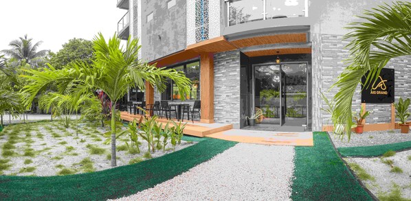 Property entrance - AIG Grand (Fuvahmulah)