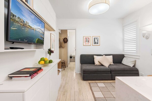 TV - Bay View in Rushcutters Bay (Rushcutters Bay)