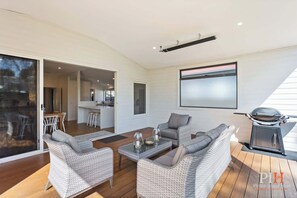 屋外ダイニングエリア