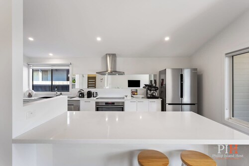 Renovated Lux Property in Quiet Estate