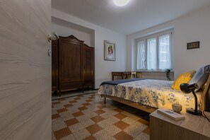 2 quartos, ferros/tábuas de passar roupa, Wi-Fi de cortesia