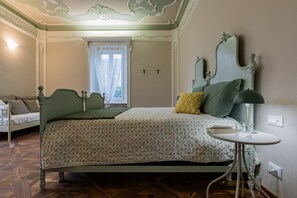 1 chambre, fer et planche à repasser, accès au Wi-Fi (inclus)