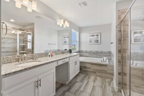 Hair dryer, towels - Disney Escape: Private Pool and Spa, Near Disney World ! (Kissimmee)