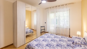 2 chambres, fer et planche à repasser, Wi-Fi gratuit, draps fournis