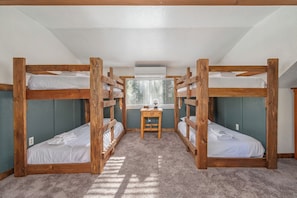 2 chambres, bureau, Wi-Fi, literie fournie