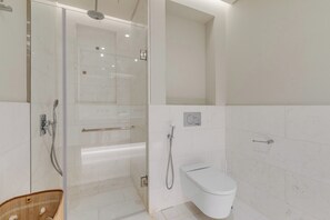 Apartment, Balkon | Badezimmer