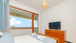 1 slaapkamer, een strijkplank/strijkijzer, gratis wifi, beddengoed