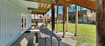Coastal Hideaway | Cozy + Pet-Friendly Retreat