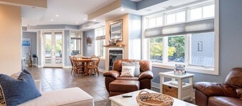 Stunning Downtown Condo w/ Water Views