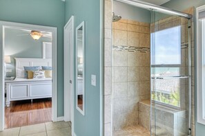 Douche, serviettes fournies