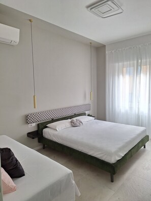 1 quarto, escrivaninha, berço de viagem, Wi-Fi