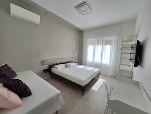 1 bedroom, desk, travel crib, WiFi - Vacation Home Belsito (Roma)