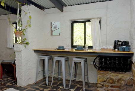 Interior. The Studio at Meadowbrook: close to the Barossa and Adelaide Hills wine regions.