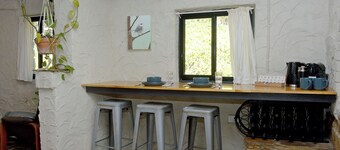 The Studio at Meadowbrook: close to the Barossa and Adelaide Hills wine regions.