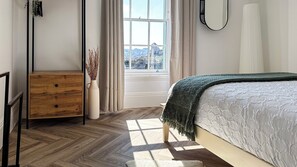 6 habitaciones, tabla de planchar con plancha y wifi gratis 
