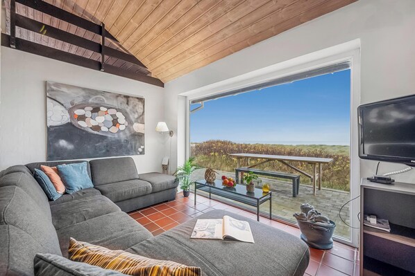 Smart TV, foosball, table tennis