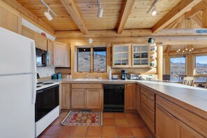 Mikrobølgeovn, kogeplade, kaffe-/temaskine