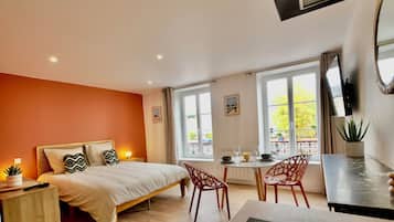 1 bedroom, travel crib, free WiFi, bed sheets