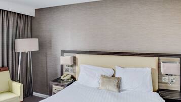Deluxe Double Room | Desk, soundproofing, iron/ironing board, bed sheets