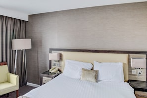 Desk, soundproofing, iron/ironing board, bed sheets - Belvilla Aberdeen Bridge of Don Exhibition Centre (Aberdeen)