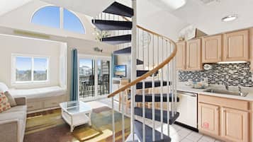 Signature Condo, 1 Bedroom, Balcony | Private kitchen | Fridge, microwave, oven, stovetop