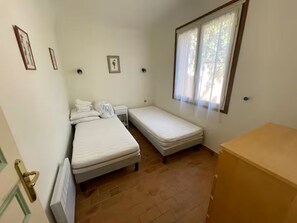 3 chambres, lit parapluie, Wi-Fi, draps fournis